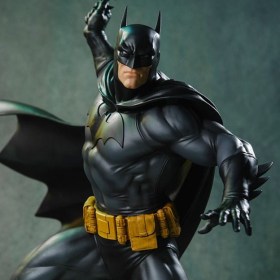 Batman (Black and Gray Edition) DC Comics 1/6 Maquette by Tweeterhead